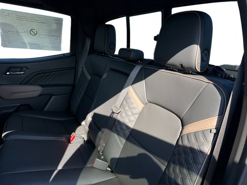 New 2026 GMC Canyon Denali AWD/4WD image 16