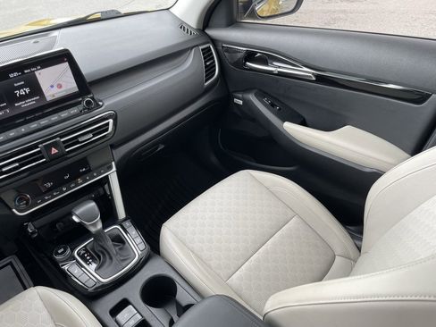 Used 2021 Kia Seltos SX w/ SX Sunroof Package image 25