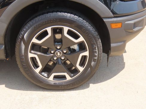 Used 2023 Ford Bronco Sport Outer Banks w/ Tech Package AWD/4WD image 9