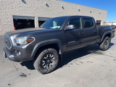 Used 2019 Toyota Tacoma TRD Off-Road image 4