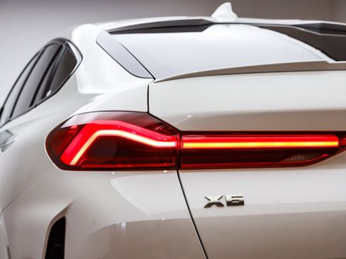 Used 2023 BMW X6 M50i w/ Executive Package image 10