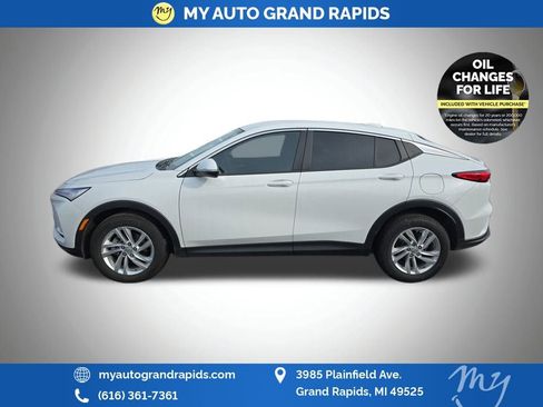 Used 2024 Buick Envista Preferred w/ Convenience II Package image 4