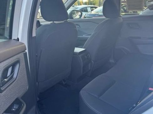 Used 2023 Nissan Rogue S FWD image 8