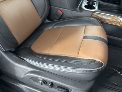 Used 2020 Chevrolet Silverado 1500 High Country w/ Technology Package image 31