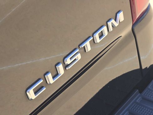 Used 2023 Chevrolet Silverado 1500 Custom AWD/4WD image 12