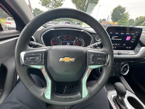 Used 2025 Chevrolet Blazer LT FWD image 12