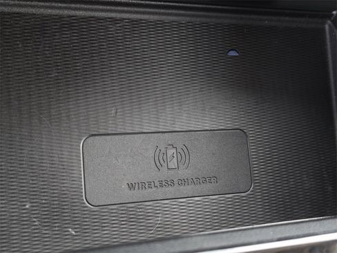 Used 2023 Jeep Grand Cherokee Limited w/ Luxury Tech Group II image 22