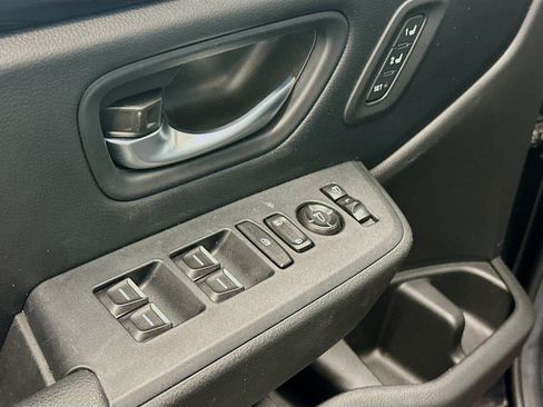 Used 2025 Honda Pilot TrailSport image 15