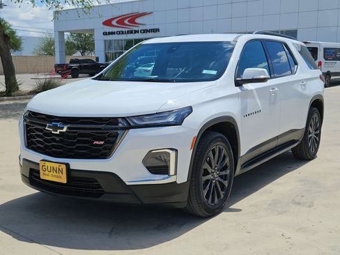 Certified 2023 Chevrolet Traverse RS w/ LPO, 'HIT The Road' Package FWD image 7