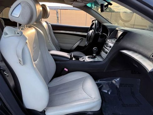 Used 2010 INFINITI G37 Convertible w/ Premium Pkg RWD image 18