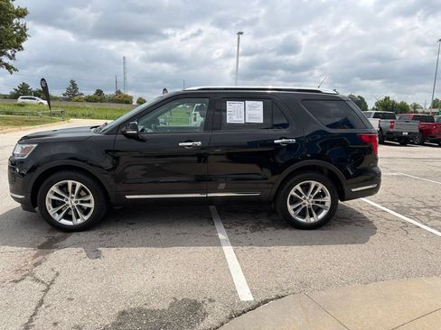 Used 2018 Ford Explorer Limited w/ Equipment Group 301A AWD/4WD image 4