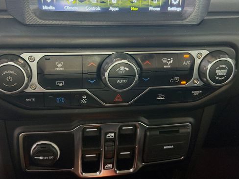 Used 2023 Jeep Wrangler Unlimited w/ 8.4" Radio Group AWD/4WD image 23