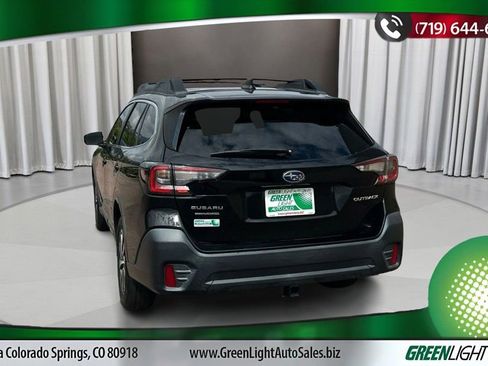 Used 2021 Subaru Outback Premium image 3