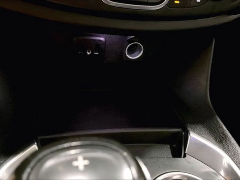 Used 2019 Chevrolet Traverse RS image 15