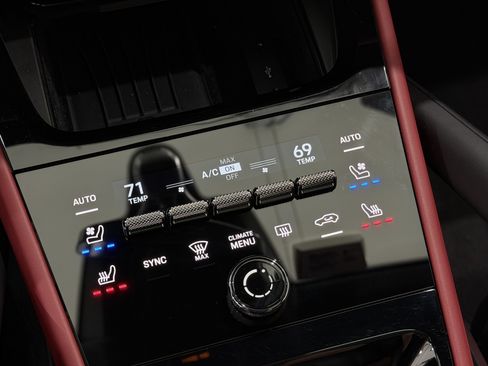 Certified 2025 Porsche Cayenne GTS image 41