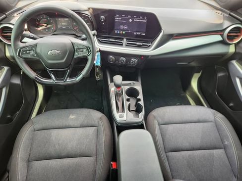 Used 2024 Chevrolet Trax RS w/ Sunroof Package FWD image 25