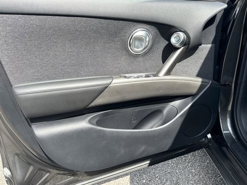 Used 2025 Genesis GV60 RWD image 10