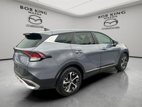 Used 2023 Kia Sportage EX image 5