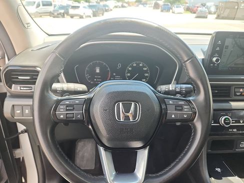 Used 2024 Honda Pilot Touring image 16