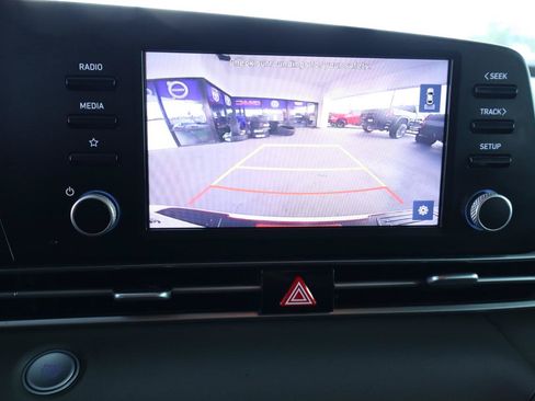 Used 2021 Hyundai Elantra SEL FWD image 25