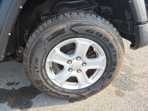 Used 2021 Jeep Wrangler Sport AWD/4WD image 26