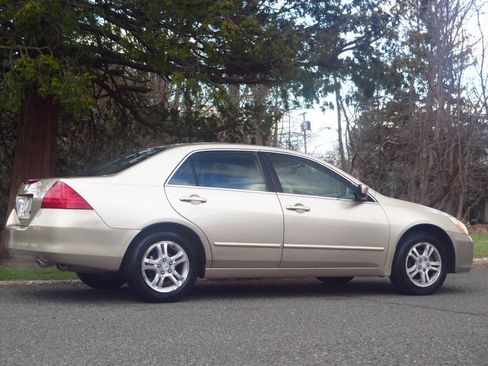 Used 2006 Honda Accord EX image 4