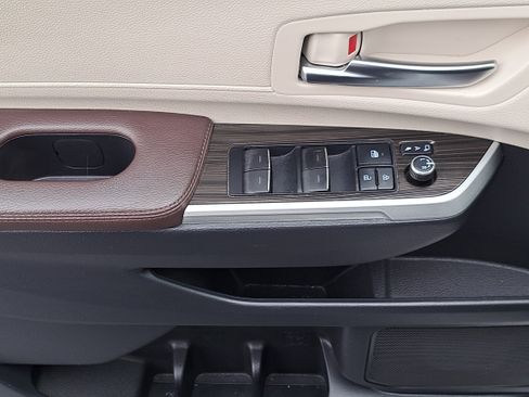 Certified 2021 Toyota Sienna Platinum image 23