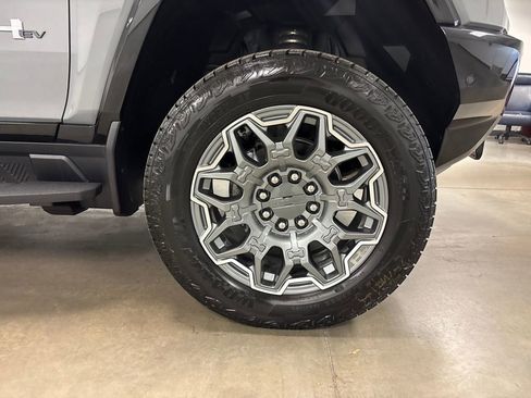 New 2026 GMC Hummer EV SUV image 25