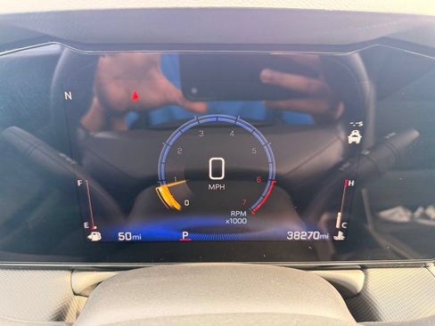 Used 2025 Chevrolet TrailBlazer LT FWD image 16