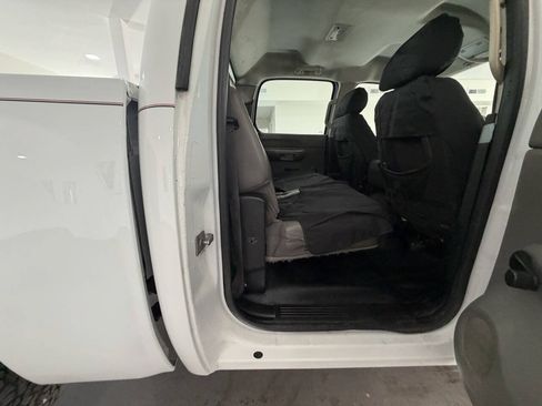 Used 2011 Chevrolet Silverado 1500 W/T RWD image 15