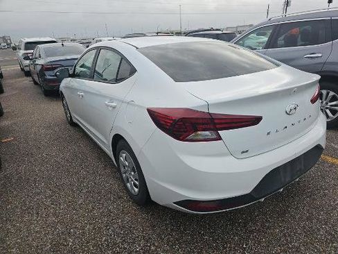 Used 2020 Hyundai Elantra SE image 3