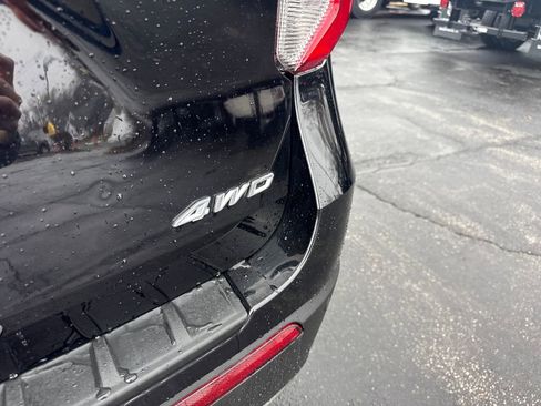 Used 2023 Ford Explorer XLT w/ Equipment Group 202A AWD/4WD image 13