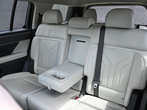 Used 2025 Hyundai Santa Fe SEL FWD image 19