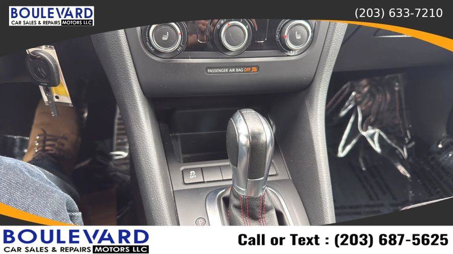 Used 2013 Volkswagen Golf 4-Door FWD image 15