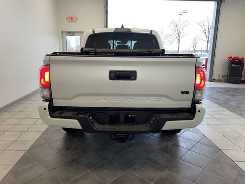 Used 2023 Toyota Tacoma TRD Sport image 7