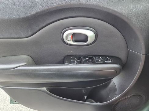 Used 2014 Kia Soul + image 24