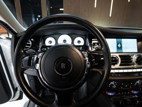 Used 2017 Rolls-Royce Ghost image 19