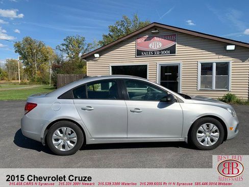 Used 2015 Chevrolet Cruze LS FWD image 2