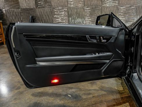 Used 2014 Mercedes-Benz E 550 Coupe image 37