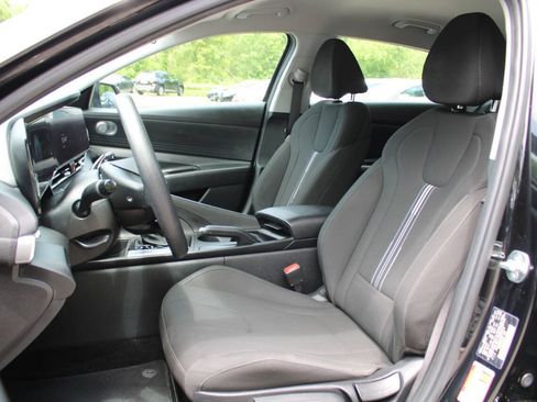 Used 2024 Hyundai Elantra SEL FWD image 23