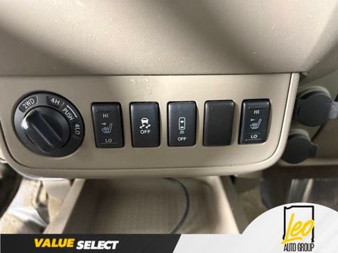 Used 2016 Nissan Frontier SV w/ SV Value Truck Package AWD/4WD image 15