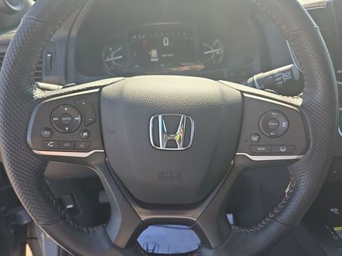Used 2025 Honda Passport TrailSport image 21