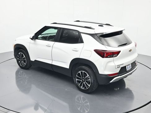 Certified 2025 Chevrolet TrailBlazer LT FWD image 35