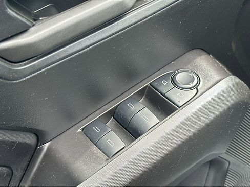 Used 2024 Chevrolet Colorado W/T image 15