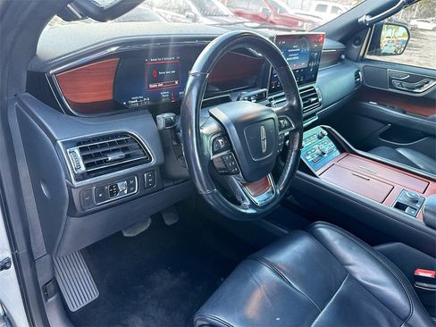 Used 2022 Lincoln Navigator L Reserve image 10