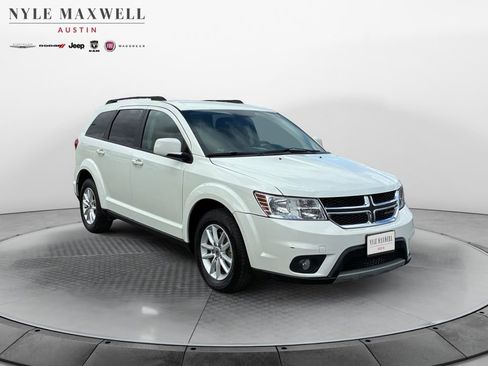 Used 2018 Dodge Journey SXT w/ Premium Group image 2