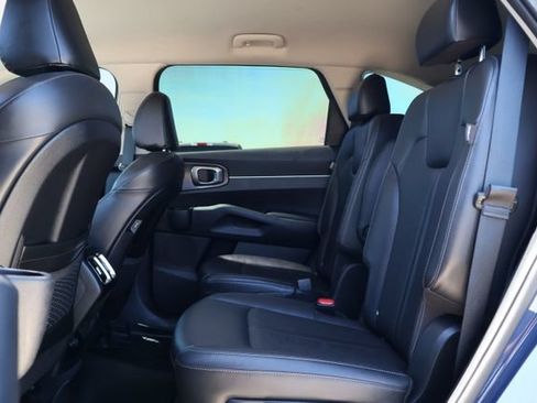 Used 2024 Kia Sorento EX FWD image 8