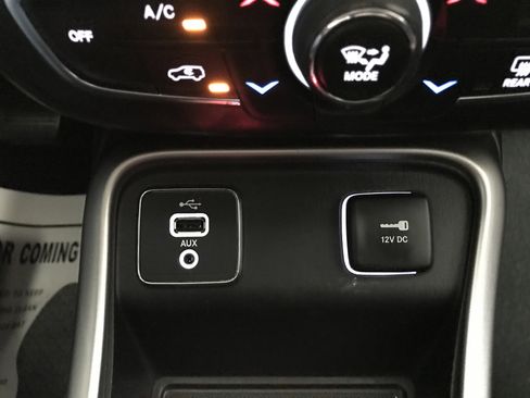 Used 2018 Jeep Compass Latitude w/ Popular Equipment Group FWD image 24