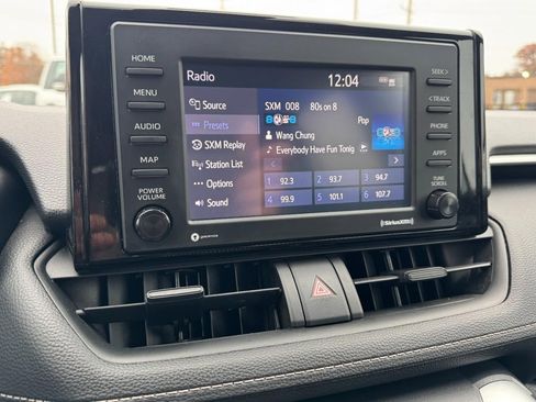 Used 2021 Toyota RAV4 LE image 20