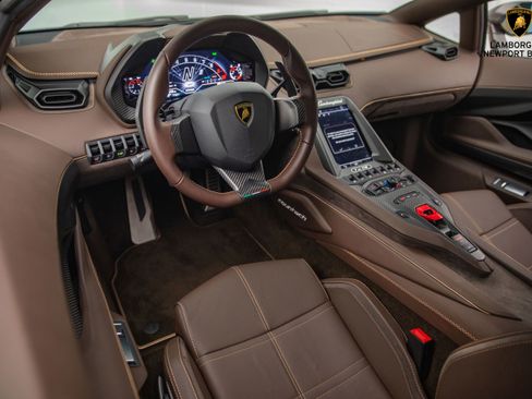 Used 2022 Lamborghini Aventador Countach AWD/4WD image 22